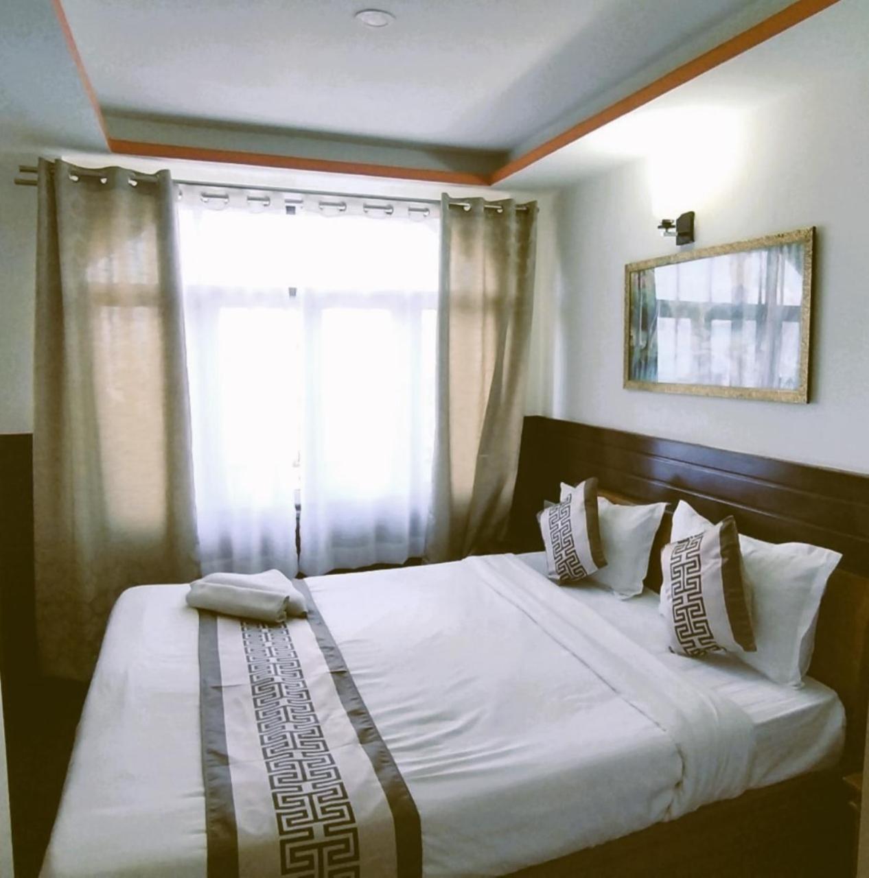 Hotel Kasturi Palace & Restaurant Darjeeling Дарджилинг Экстерьер фото