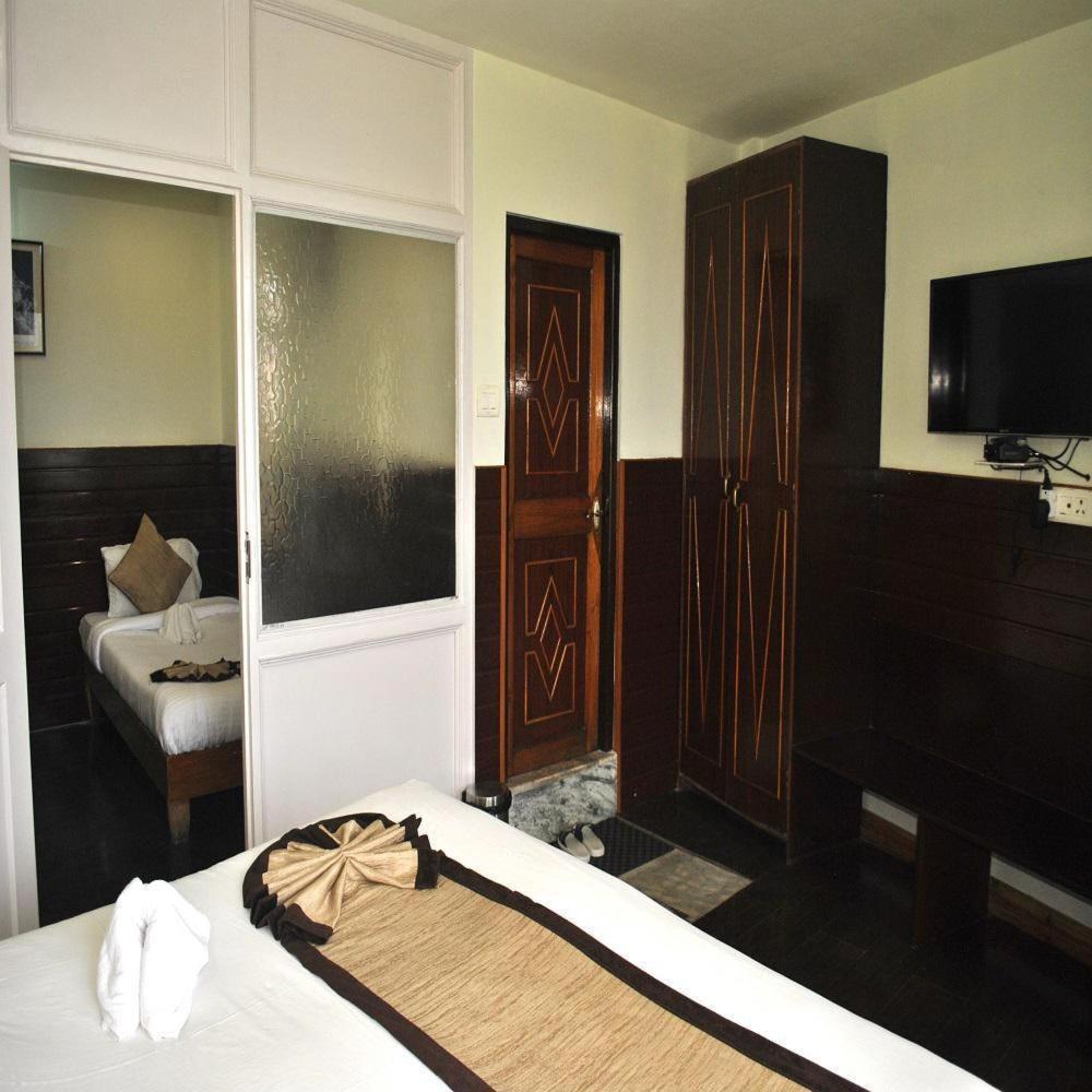 Hotel Kasturi Palace & Restaurant Darjeeling Дарджилинг Экстерьер фото
