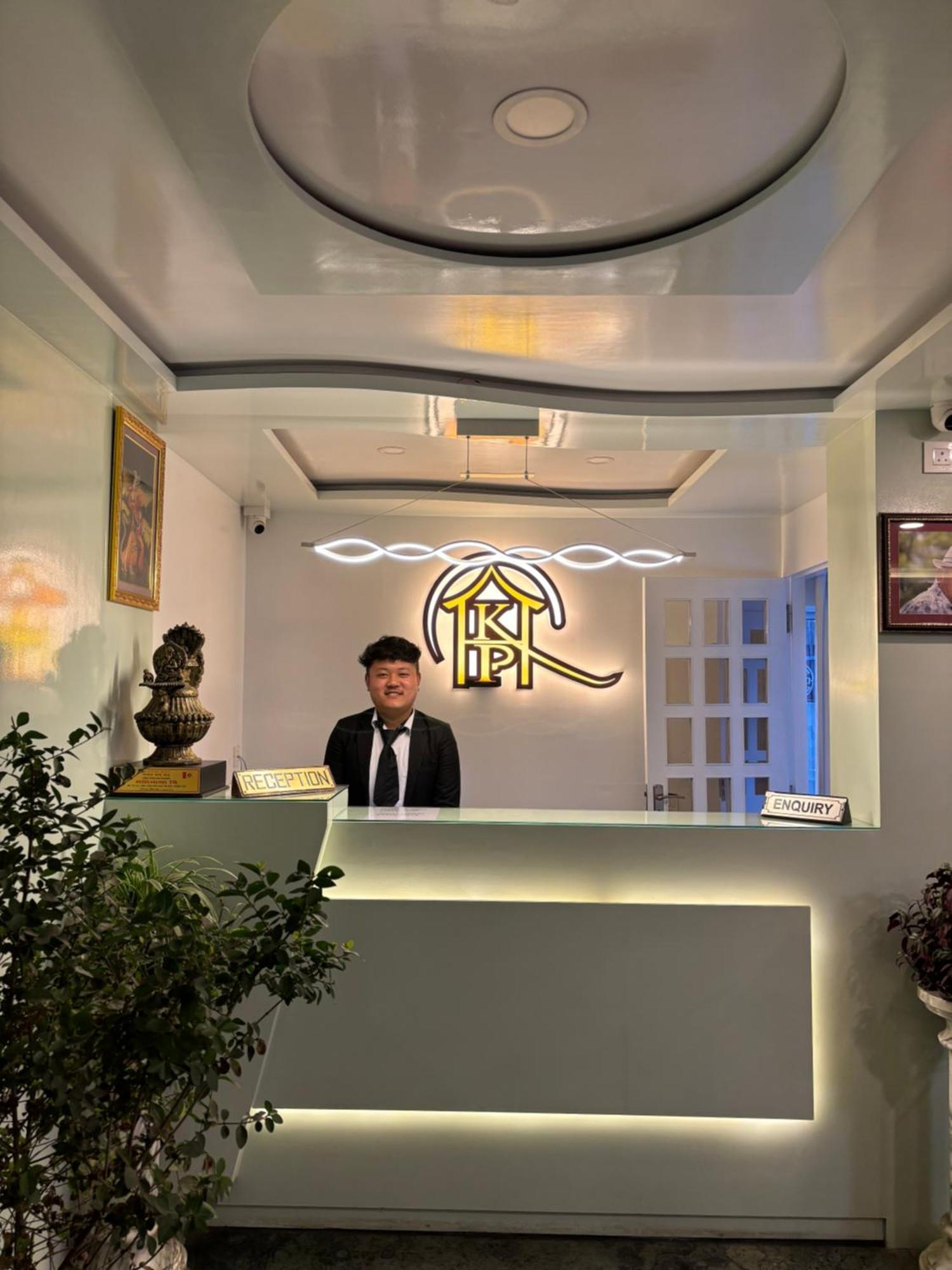 Hotel Kasturi Palace & Restaurant Darjeeling Дарджилинг Экстерьер фото