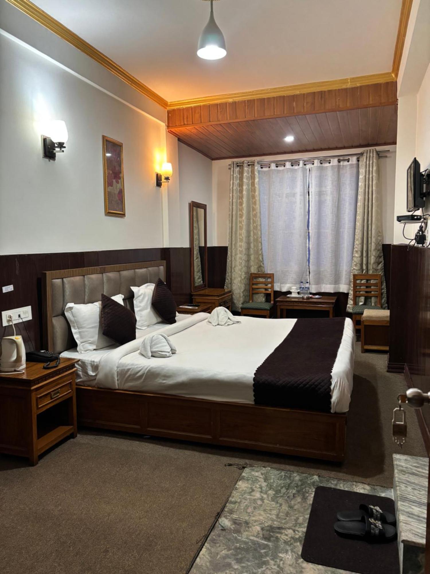 Hotel Kasturi Palace & Restaurant Darjeeling Дарджилинг Экстерьер фото