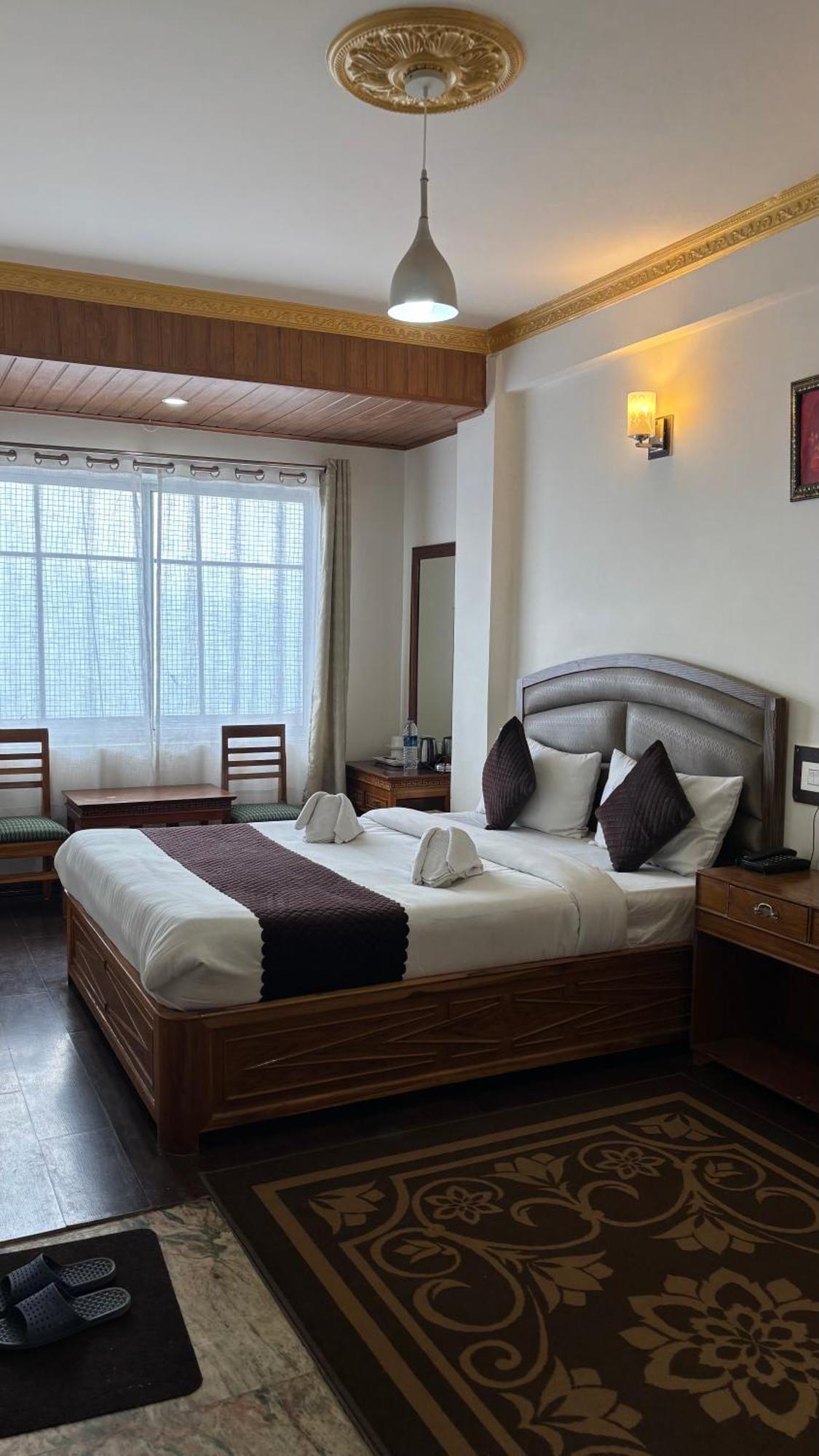 Hotel Kasturi Palace & Restaurant Darjeeling Дарджилинг Экстерьер фото