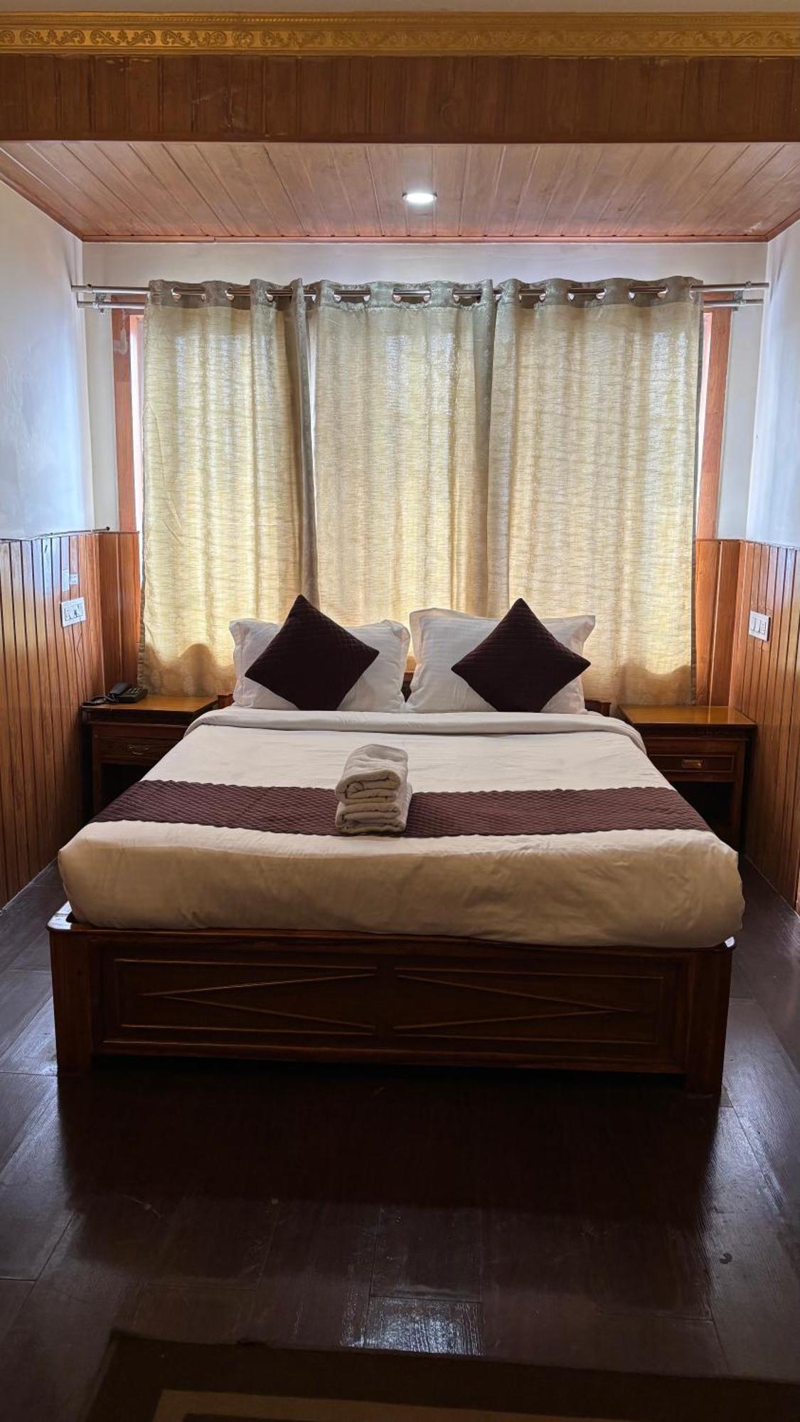 Hotel Kasturi Palace & Restaurant Darjeeling Дарджилинг Экстерьер фото