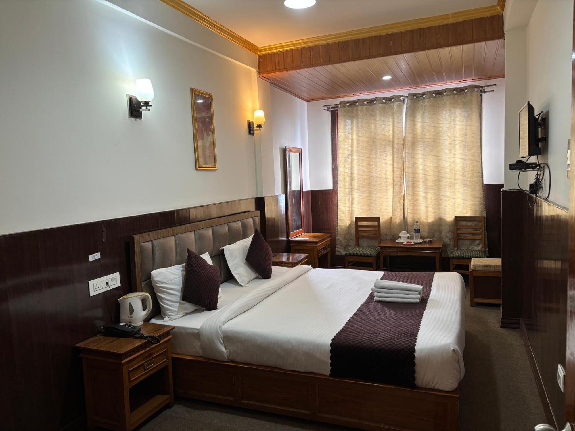 Hotel Kasturi Palace & Restaurant Darjeeling Дарджилинг Экстерьер фото
