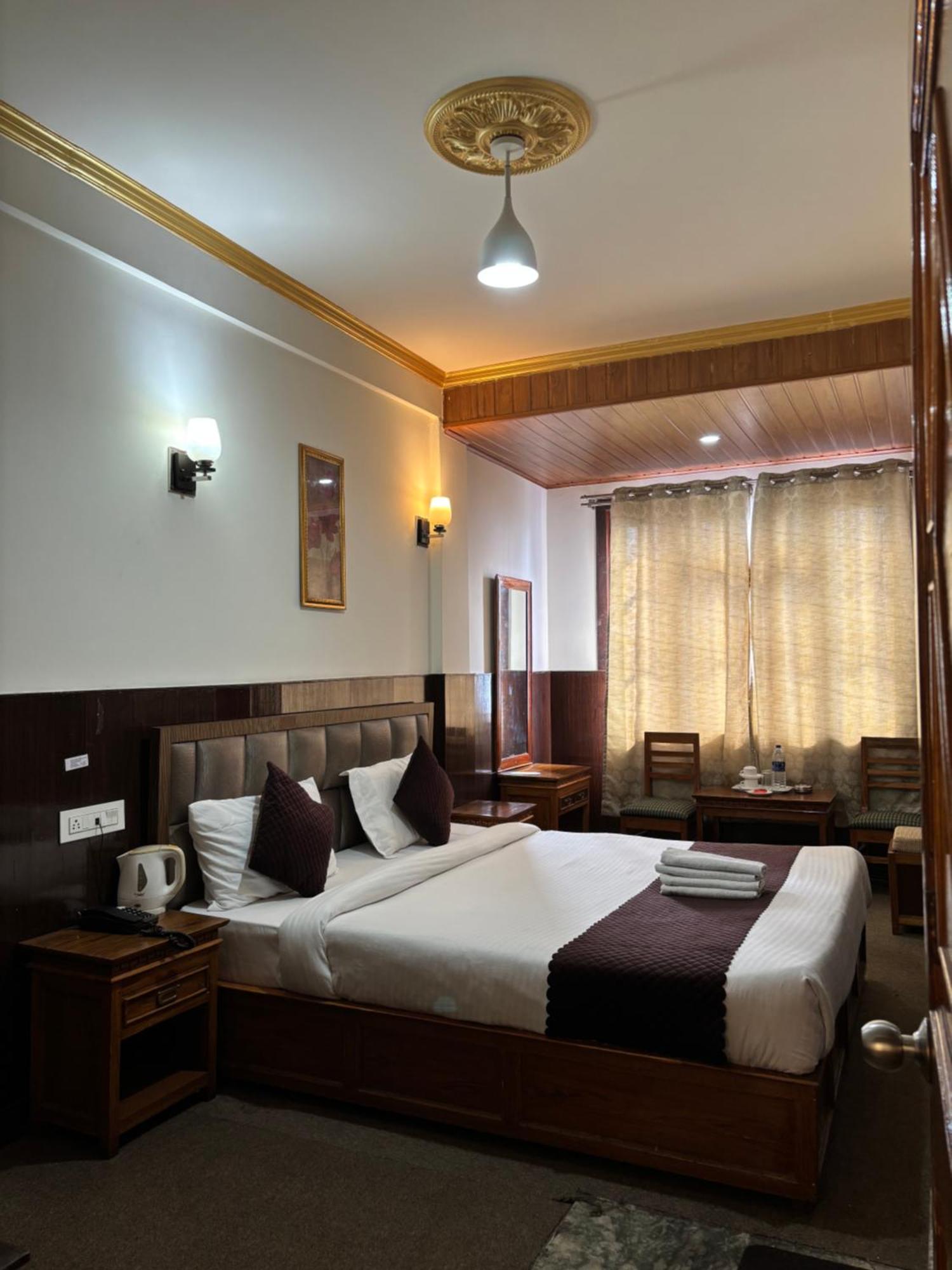 Hotel Kasturi Palace & Restaurant Darjeeling Дарджилинг Экстерьер фото