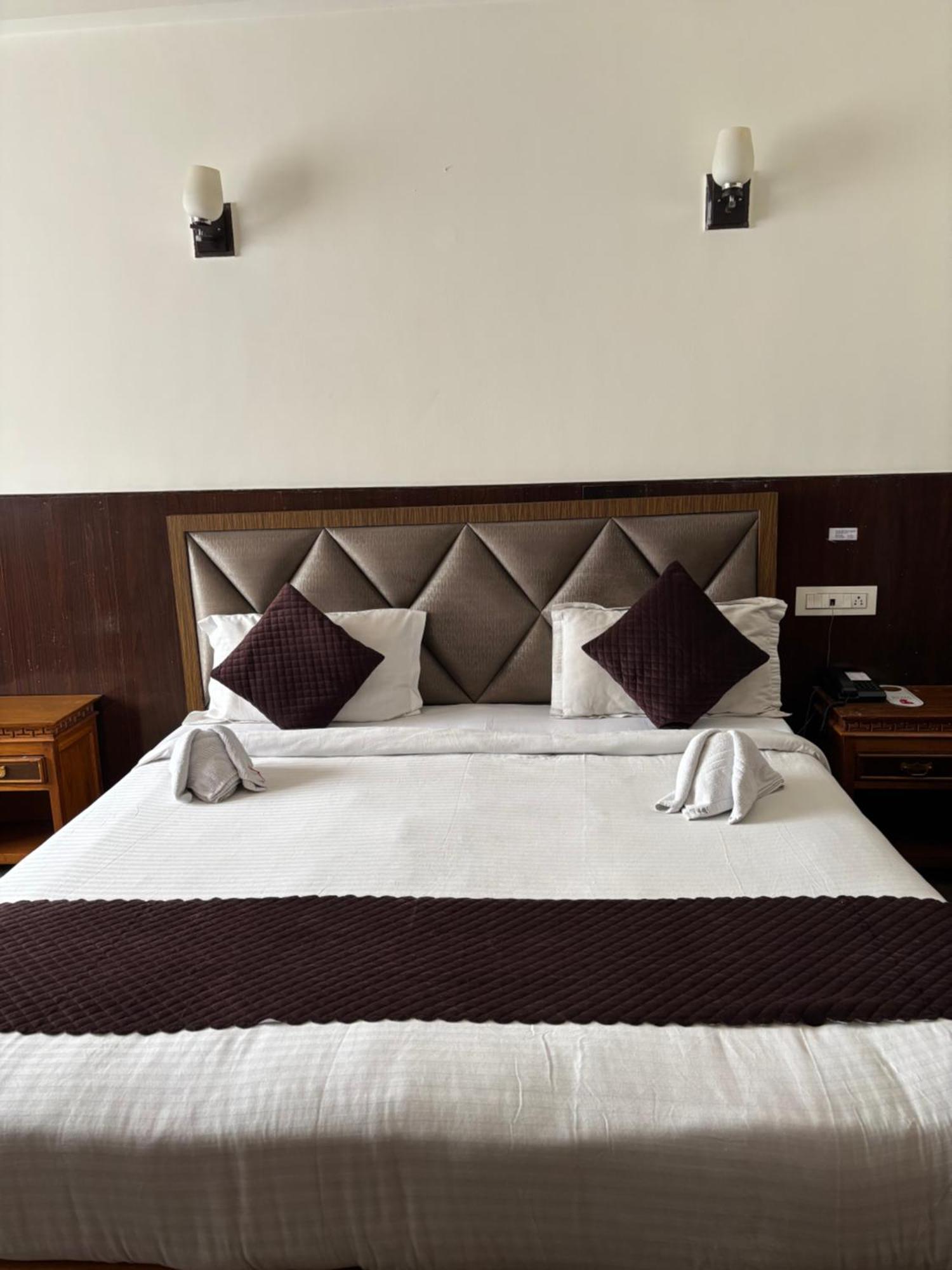 Hotel Kasturi Palace & Restaurant Darjeeling Дарджилинг Экстерьер фото