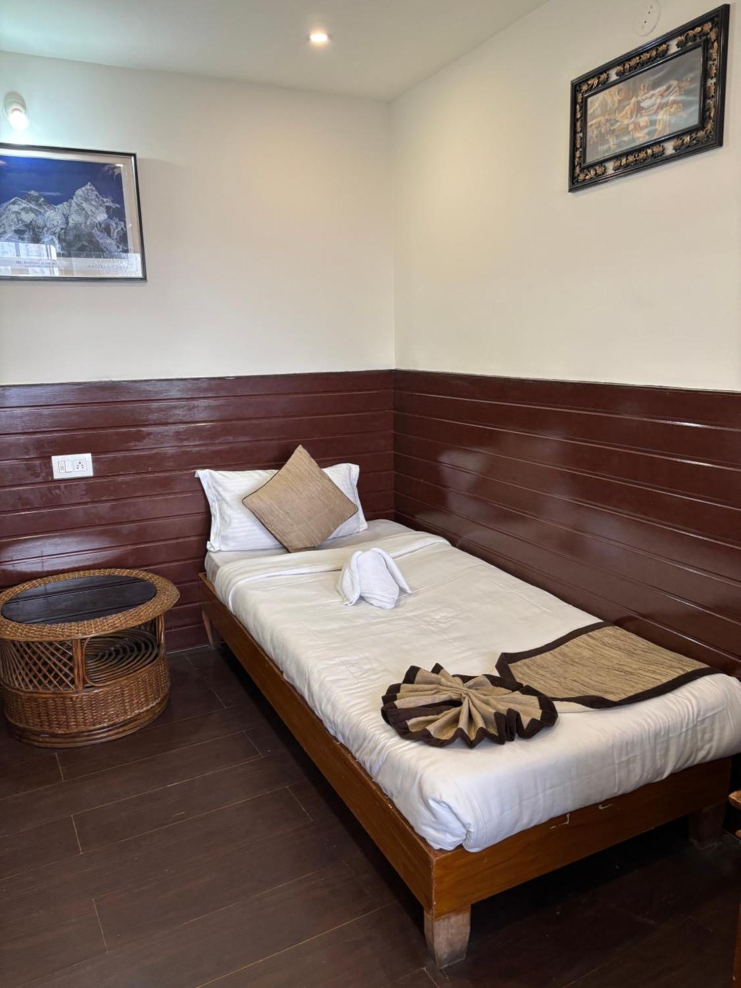 Hotel Kasturi Palace & Restaurant Darjeeling Дарджилинг Экстерьер фото