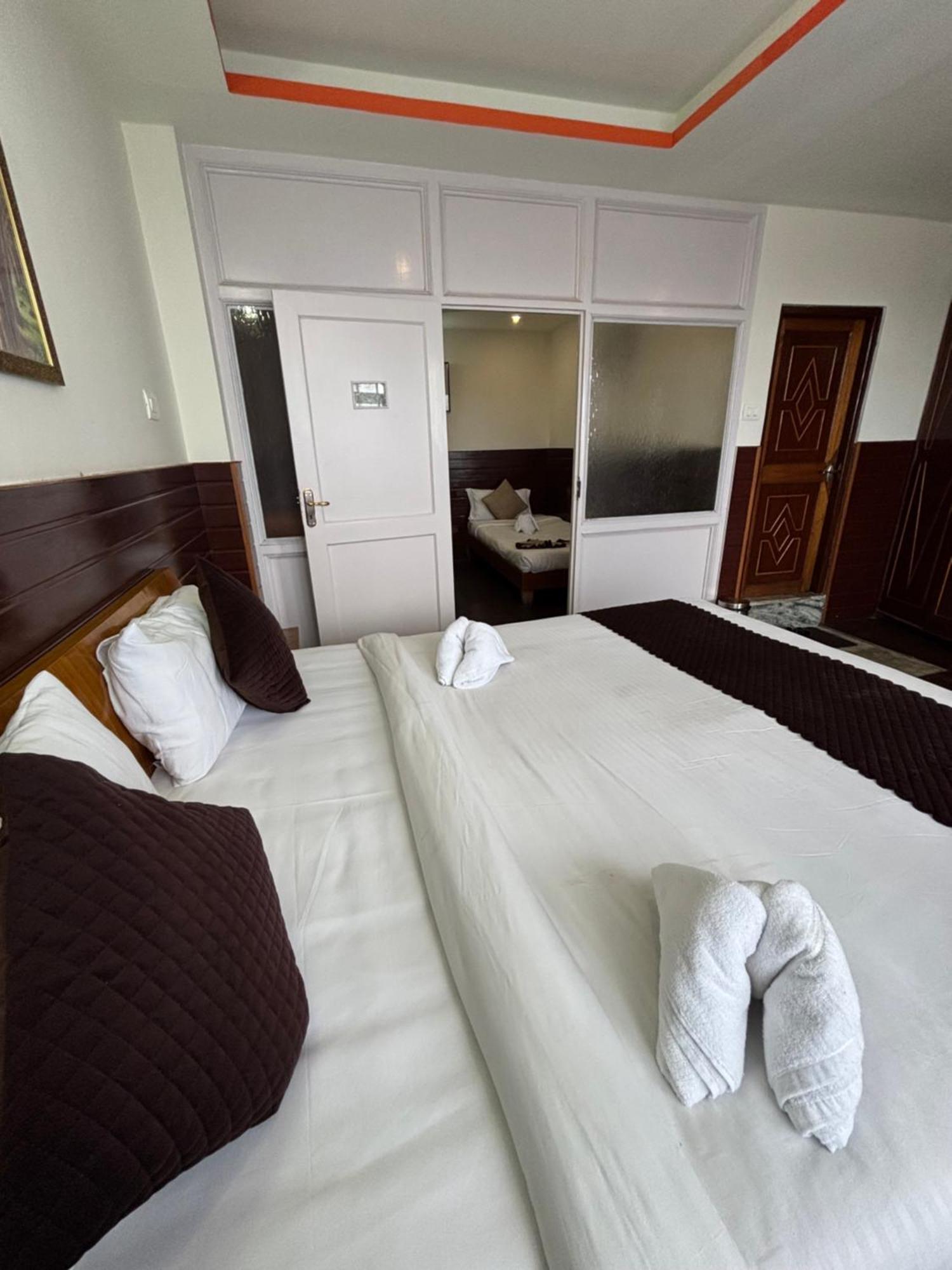 Hotel Kasturi Palace & Restaurant Darjeeling Дарджилинг Экстерьер фото