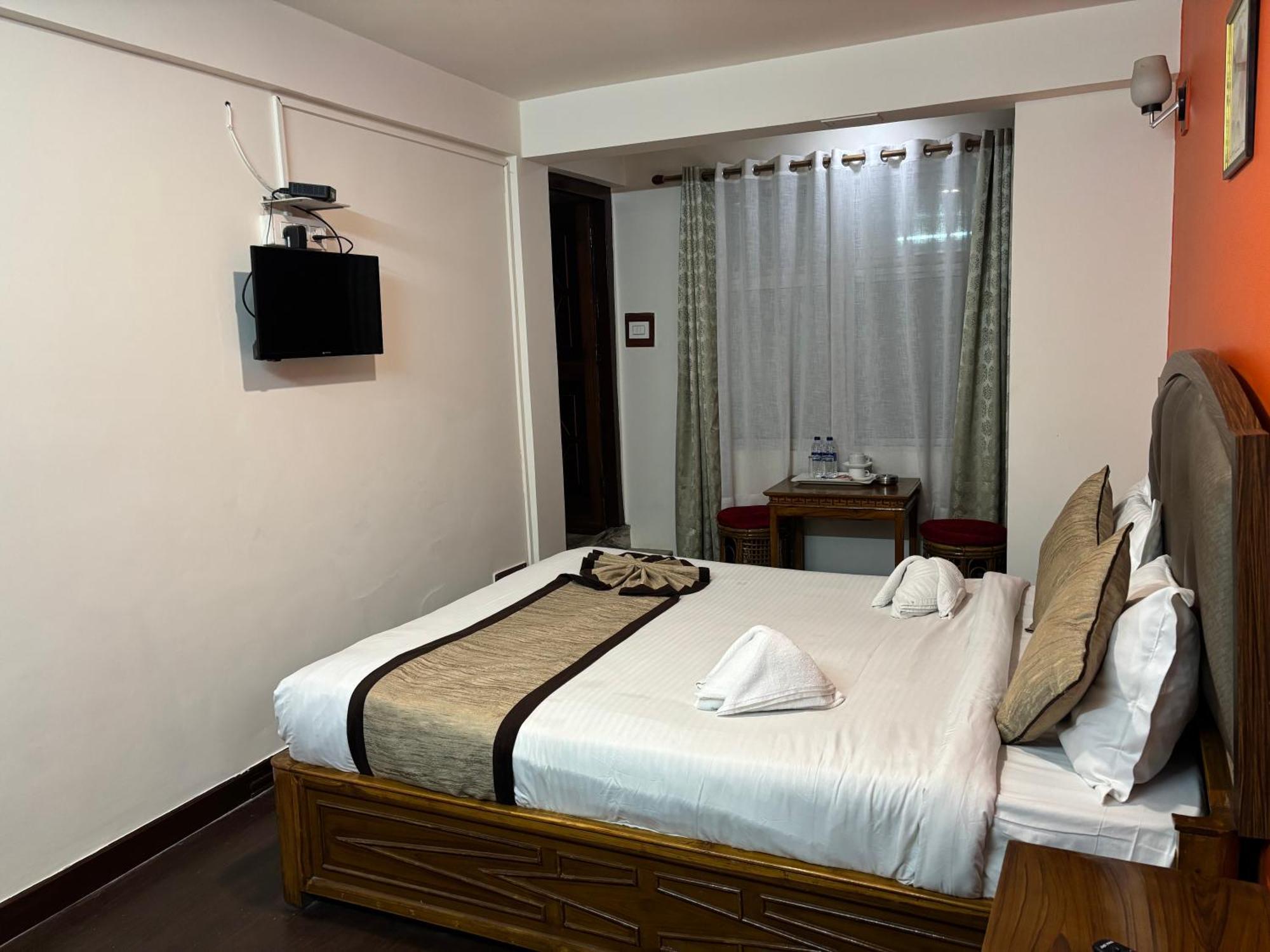 Hotel Kasturi Palace & Restaurant Darjeeling Дарджилинг Экстерьер фото