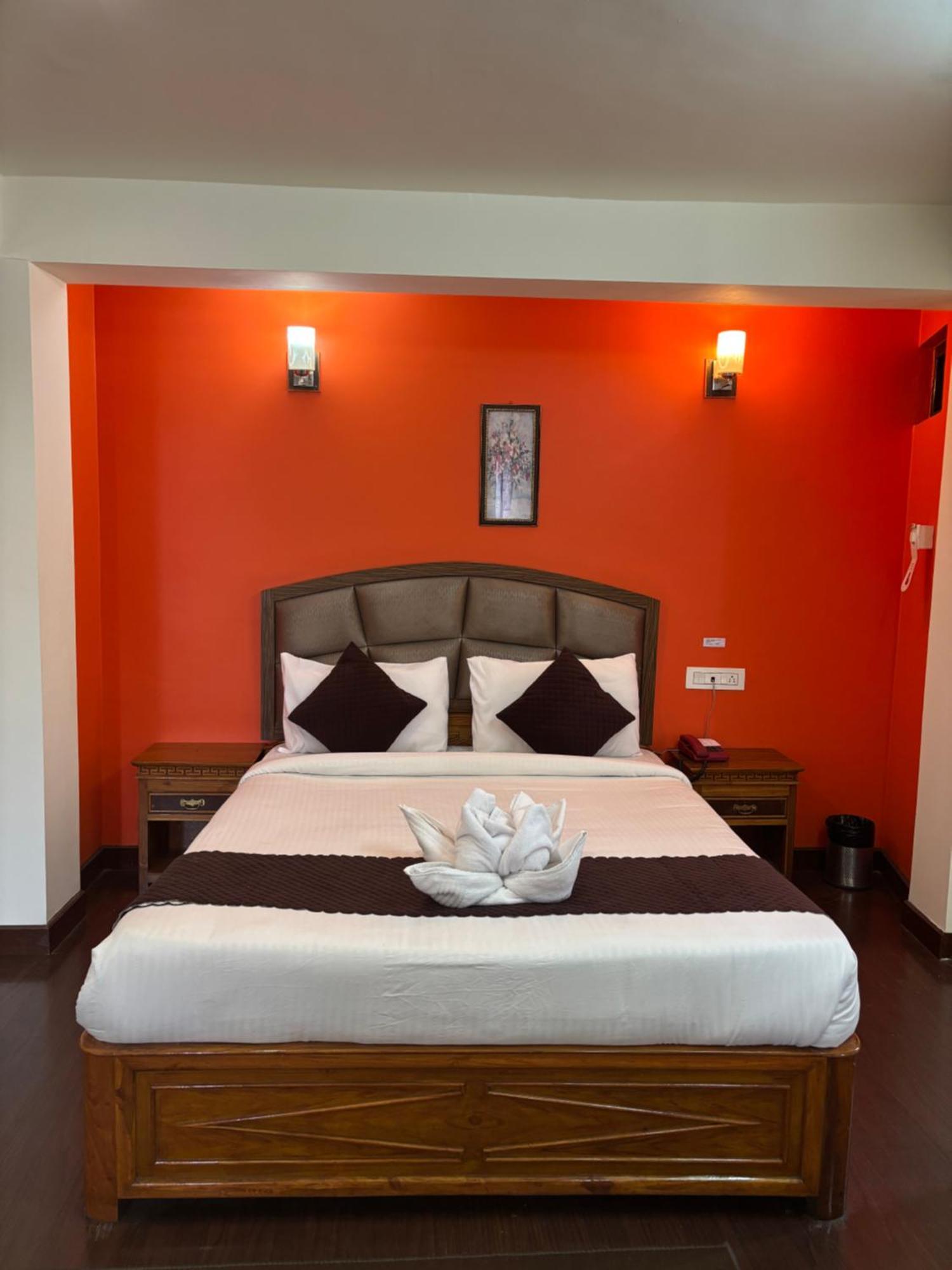 Hotel Kasturi Palace & Restaurant Darjeeling Дарджилинг Экстерьер фото