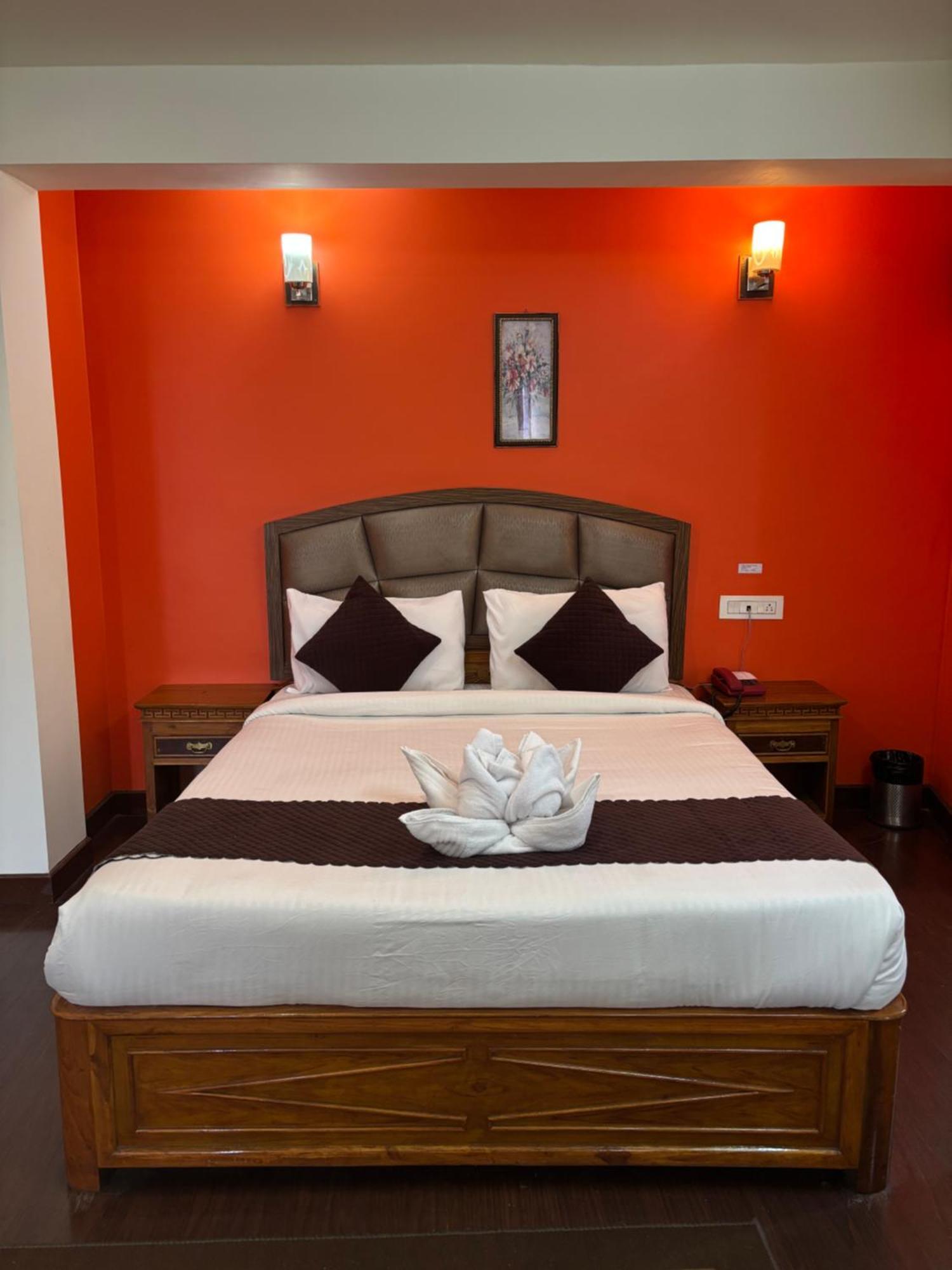Hotel Kasturi Palace & Restaurant Darjeeling Дарджилинг Экстерьер фото