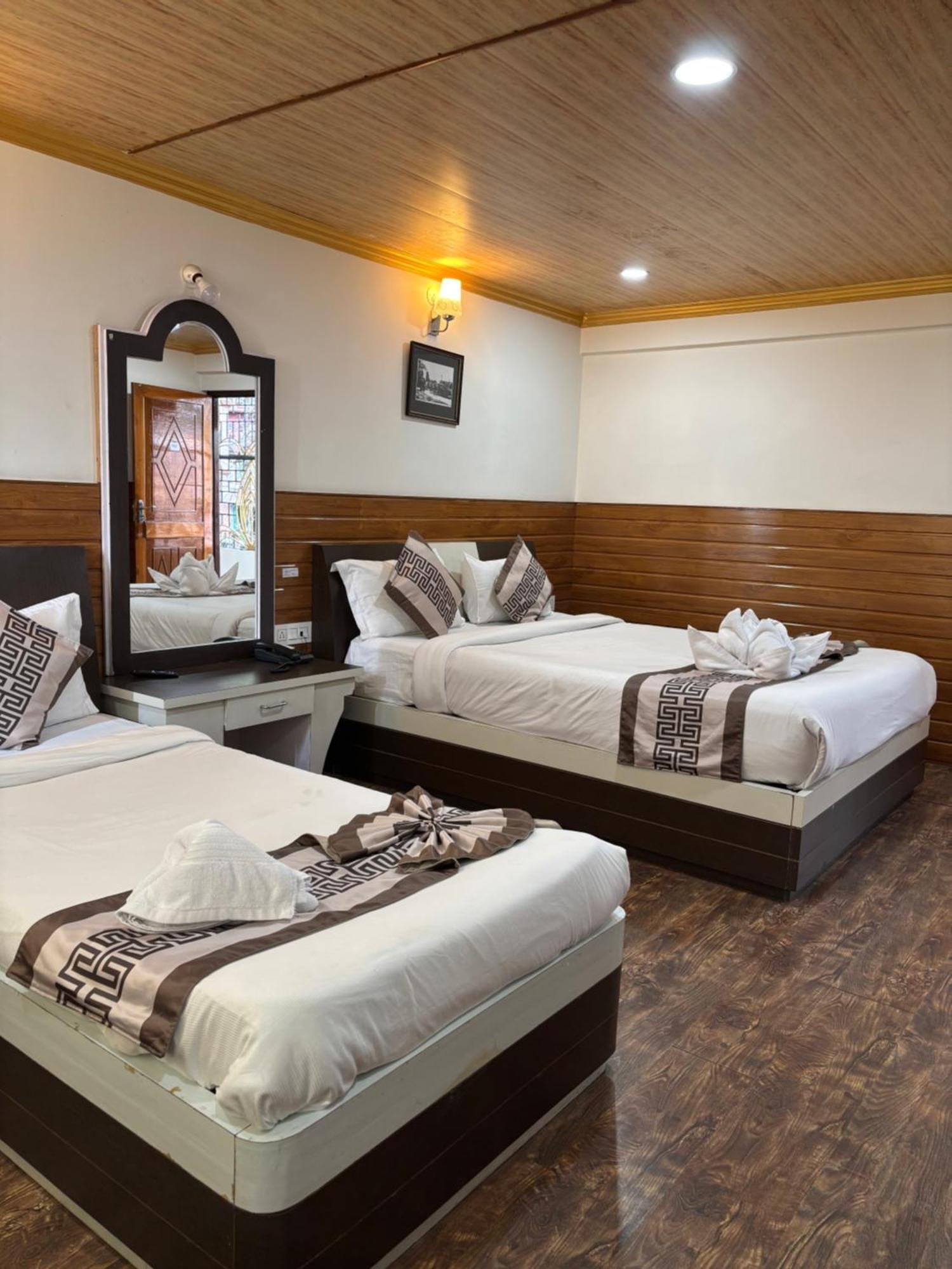 Hotel Kasturi Palace & Restaurant Darjeeling Дарджилинг Экстерьер фото