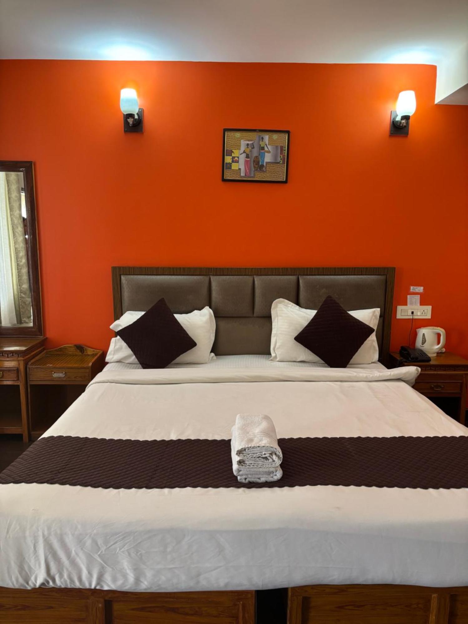 Hotel Kasturi Palace & Restaurant Darjeeling Дарджилинг Экстерьер фото