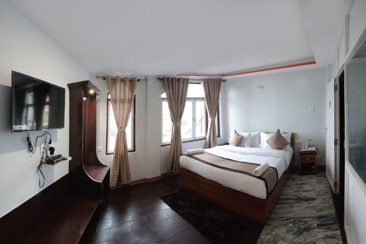 Hotel Kasturi Palace & Restaurant Darjeeling Дарджилинг Экстерьер фото
