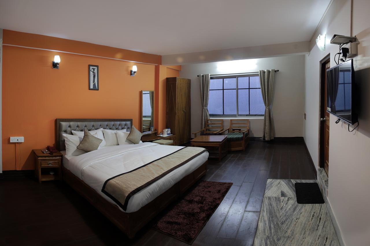 Hotel Kasturi Palace & Restaurant Darjeeling Дарджилинг Экстерьер фото