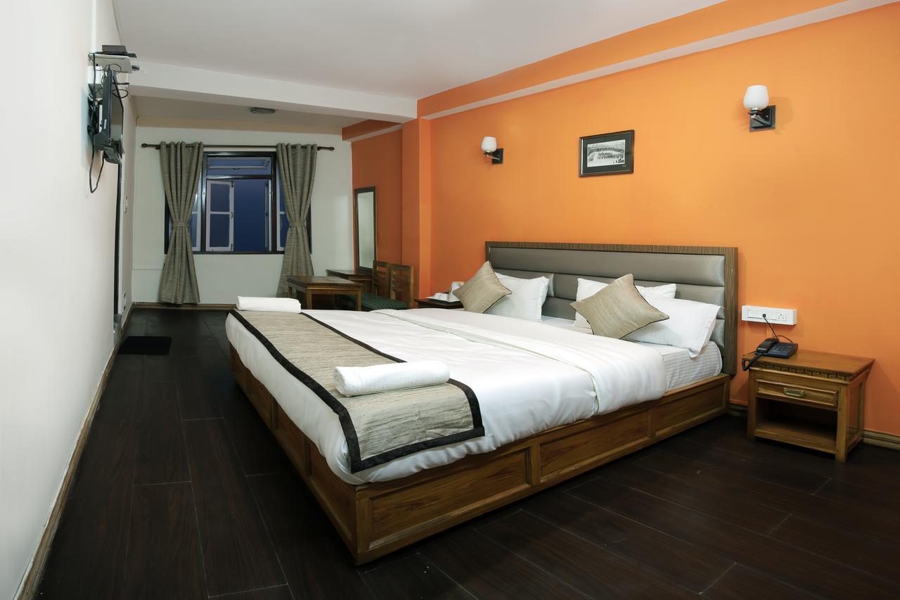 Hotel Kasturi Palace & Restaurant Darjeeling Дарджилинг Экстерьер фото