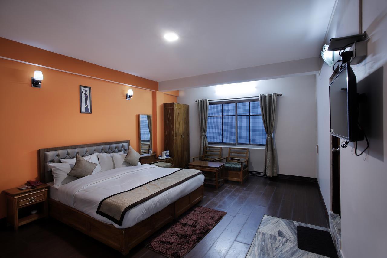 Hotel Kasturi Palace & Restaurant Darjeeling Дарджилинг Экстерьер фото