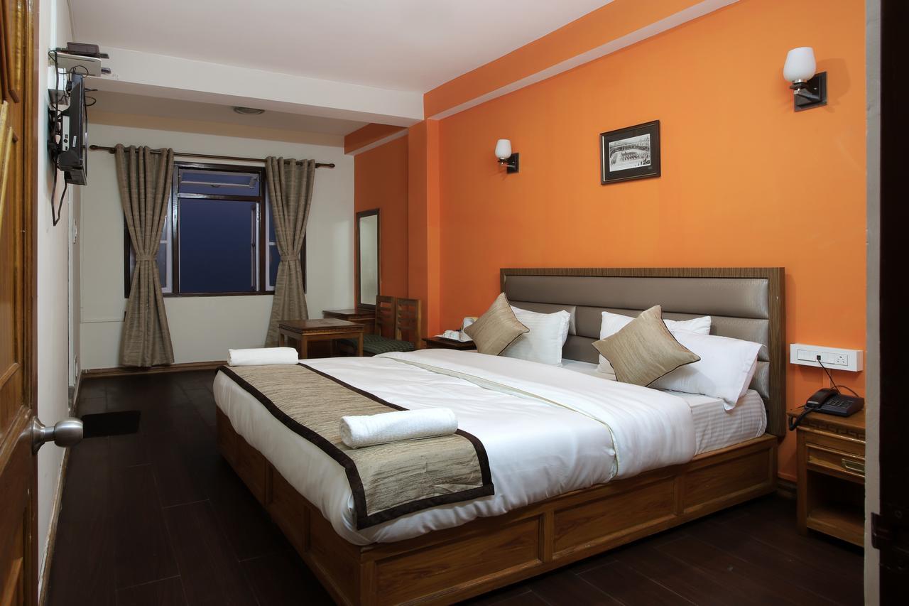 Hotel Kasturi Palace & Restaurant Darjeeling Дарджилинг Экстерьер фото